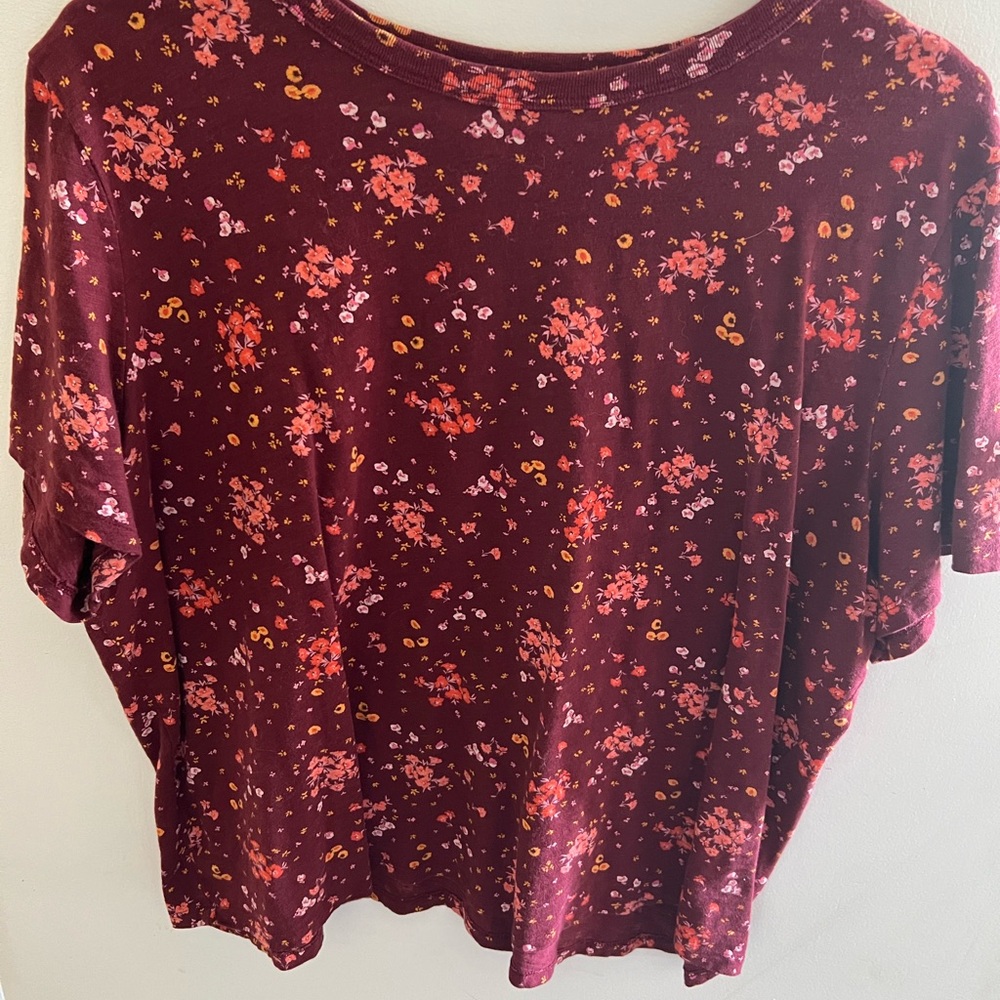 Old Navy Burgundy Floral Short Sleeve Top